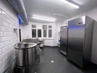 FISH & CHIP SHOP WITH TWO BED ACCOMMODATION – A5 LICENCE (2300) Photo 5