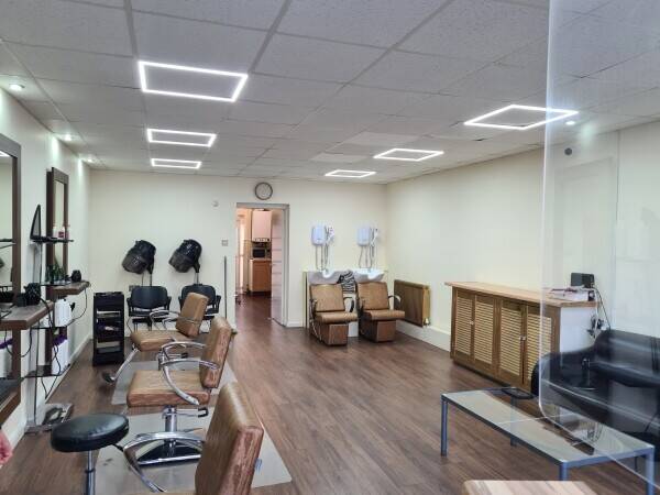 Hair Studio located on a busy parade of shops in a busy residential neighbourhood. Photo 5
