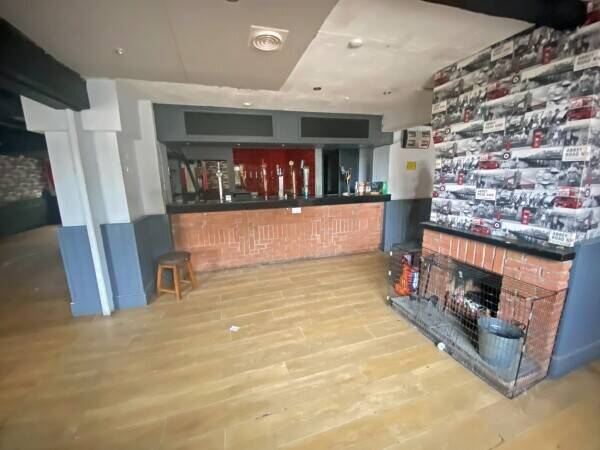 CHESHIRE - VILLAGE PUBLIC HOUSE ON SIZEABLE PLOT Photo 5