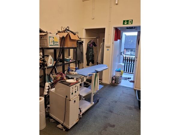 Highly rated dry cleaners for sale Photo 5