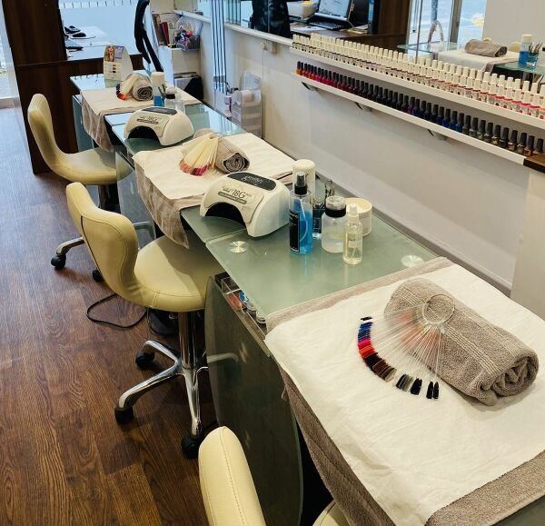 Reputable Beauty Clinic & Nail Bar for Sale in Knebworth Photo 5
