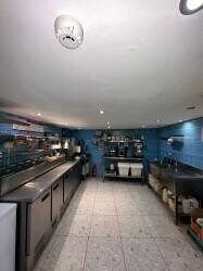 Fully equipped food business for sale In Teddington High Street Photo 5
