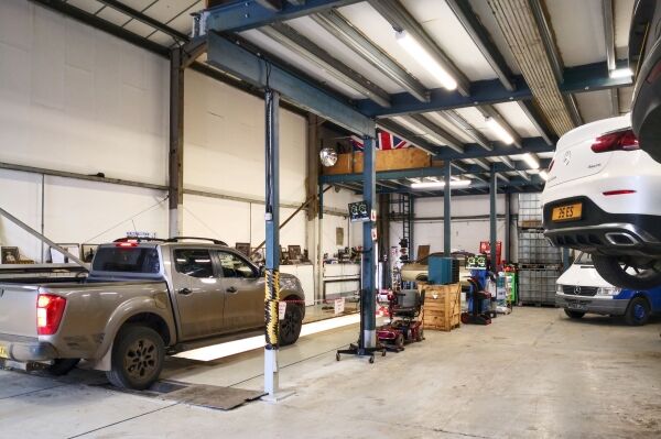 New Price! Garage & MOT Test Centre Photo 5
