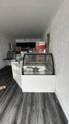 Cafe/ice cream shop Photo 4