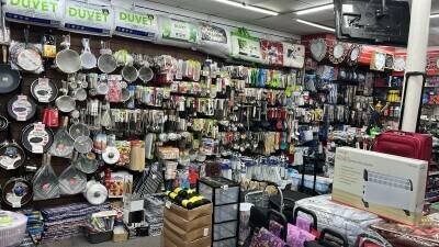 THIS POUND PLUS IS FOR SALE IN PRIME LOCATION OF CROYDON, HUGE POTENTIAL TO INCREASE SALES. Photo 5