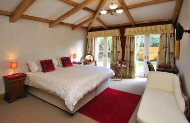 AN ELEGANT, STYLISH & WELL EQUIPPED 8 BEDROOMED COUNTRY HOUSE BED/BREAFAST/EVENTS VENUE, WIRRAL Photo 5