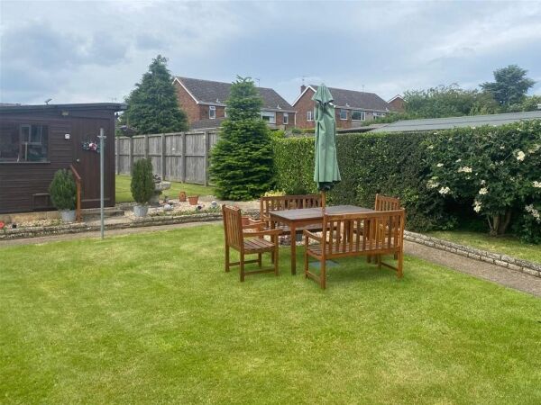 ***REDUCED*** Well established and Highly Respected Cattery (Licensed 24 Cats) - North Lincolnshire Photo 5
