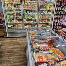 Off-licence supermarket grocery Photo 5