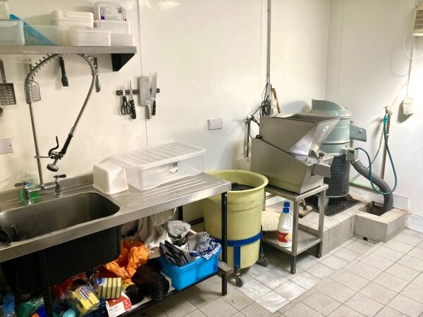 FISH & CHIP/FAST FOOD TAKEAWAY Photo 5