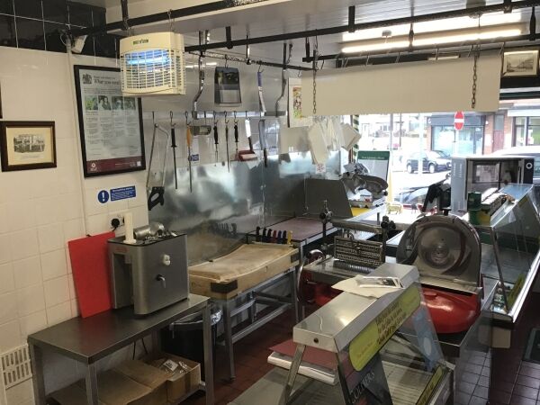 £3,300+ p/wk  BUTCHERs SHOP WITH NICE, S/CONT FLAT, BRIDGEND Photo 5