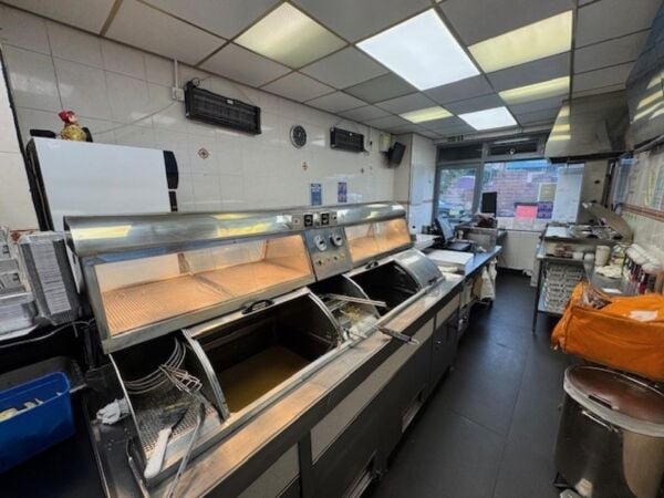Leasehold Fish & Chip Takeaway Located In Studley Photo 5