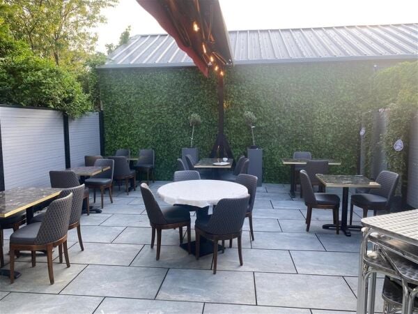 THRIVING BRITISH GASTROPUB AND LIVE ENTERTAINMENT Photo 5