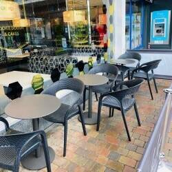Well Established Fully Fitted Dessert & Coffee Shop in Prime Town Centre Location / alcohol licence Photo 6