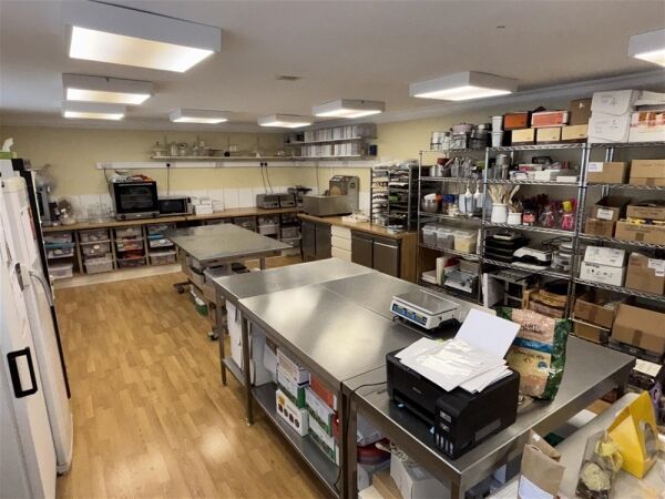 Retail For Sale in Retford Photo 5