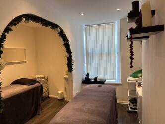 Beauty Salon For Sale renovated to the highest Spec in affluent area with regulars & repeat custom Photo 4