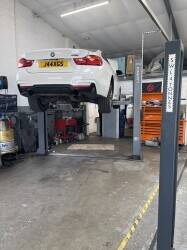 Vehicle servicing centre & MOT for class 1/2/4 Photo 5