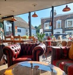 Thriving cafe restaurant jazz venue whitstable Photo 5
