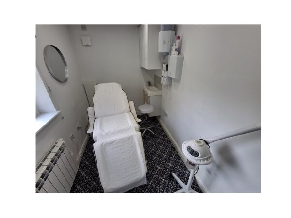 Turn the Key on This Beautiful Hair & Beauty Salon Photo 5