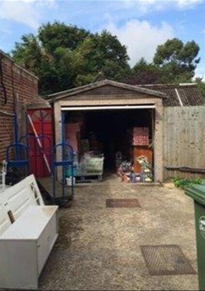 Convenience Store based Sidcup Photo 6