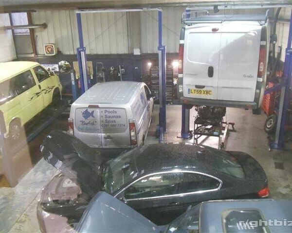 Garage and MOT Centre Photo 6