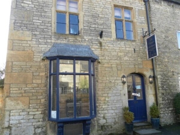 ANTIQUE DEALERS sought after locality STOW-ON-THE-WOLD Photo 6