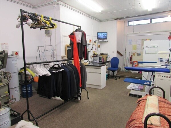 High Quality Dry Cleaners Photo 6