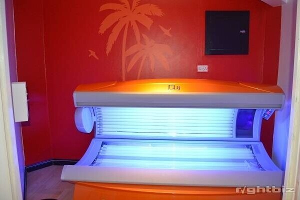 Large Tanning and Beauty Salon with 6 Rooms in a busy location. Reasonable offers invited. Photo 4