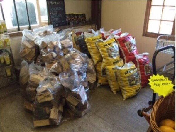 VILLAGE FARM SHOP & BUTCHERS NEAR CANTERBURY Photo 6