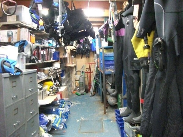 HIGHLY REGARDED DIVING & SNORKELLING SUPPLIES & TRAINING CENTRE FOR SALE IN SLOUGH Photo 6