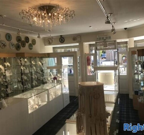 JEWELLERS - Highlands Photo 6