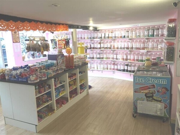 TRADITIONAL LOOSE SWEETS & CONFECTIONERY EMPORIUM ON PRINCES RISBOROUGH HIGH STREET Photo 6
