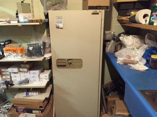 TOWN CENTRE COMPUTER REPAIRS & SALES COMPANY FOR SALE IN ASHTON UNDER LYNE Photo 6
