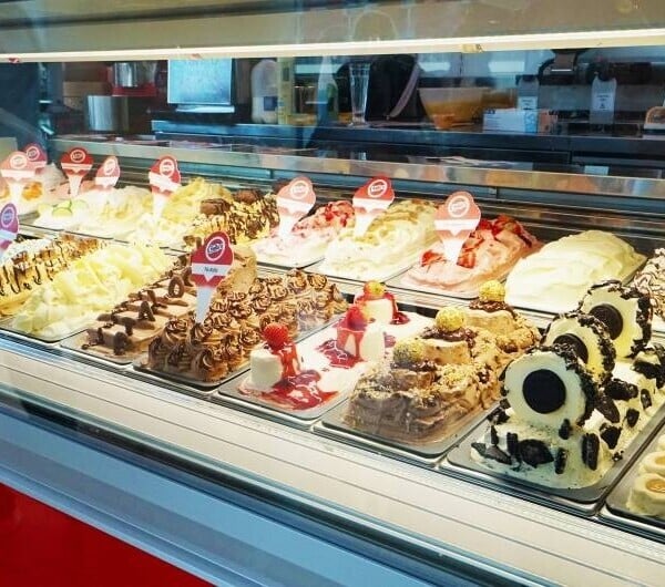 Award Winning Franchise Ice Cream Parlour For Sale Photo 6