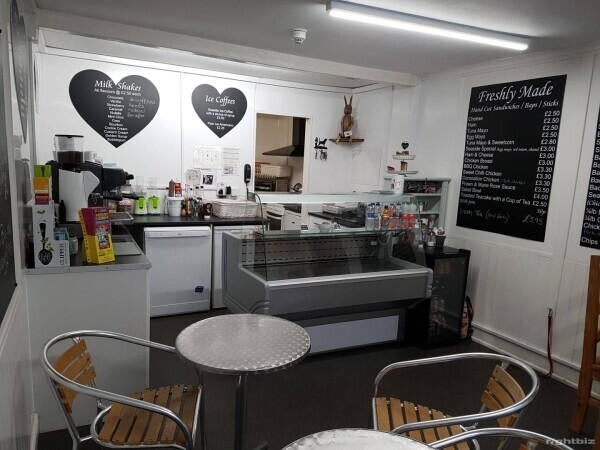 Cafe / Sandwich shop and breakfast shop in a busy area Photo 6