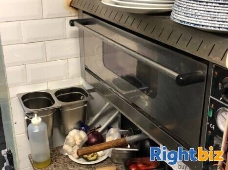 Popular Family Pizzeria in Buckinghamshire Photo 6