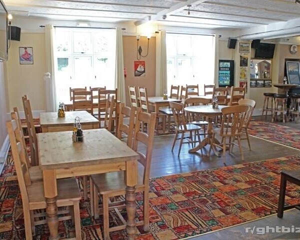 EAST SUSSEX - SUBSTANTIAL ROADSIDE PUB Photo 6