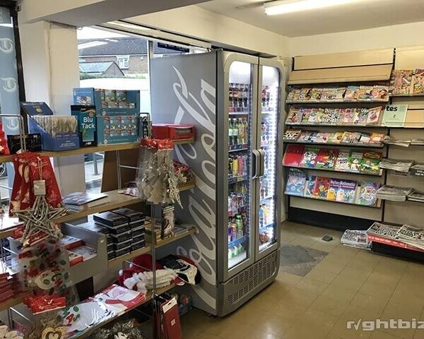 NEWSAGENTS WITH 2 BEDROOM FLAT - WARWICKSHIRE Photo 6