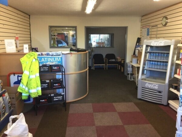 Long Established MOT & Service Garage Photo 6
