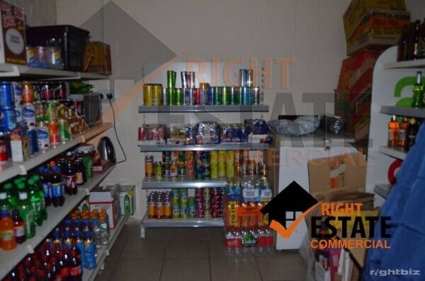 Off licence accommodation with two three bedroom and a salon lease for sale (B0001) Photo 6