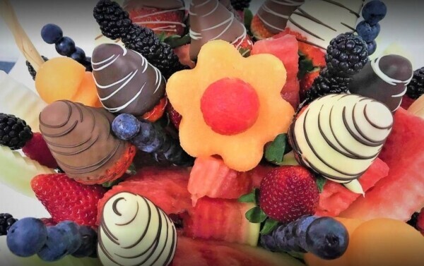 Edible Bouquets & Fruit Display Specialists Photo 6