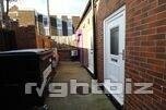 London Properties are pleased to offer to the market this well-established Indian takeaway with 3-be Photo 6