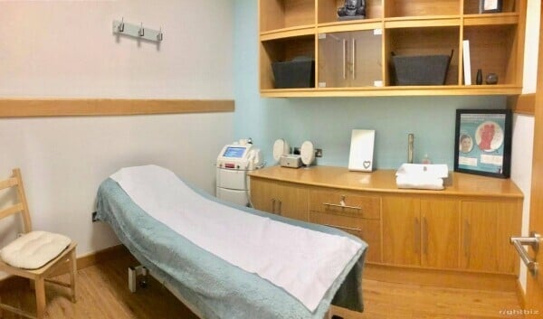 Established Beauty and Advanced Aesthetic Salon in central Southampton with huge potential. Photo 7