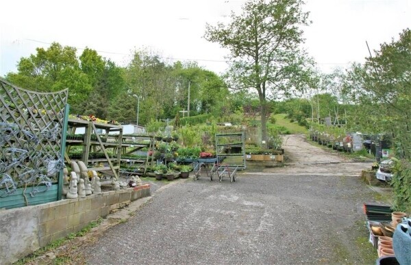 Garden Centre & Horticulture For Sale in Liversedge Photo 6