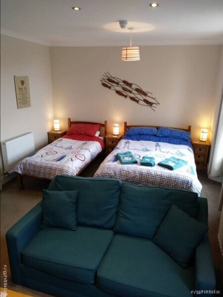 B&B Tenby, Pembrokeshire. 5 en-suite guest rooms. Owners accommodation with potential art studio. Photo 6