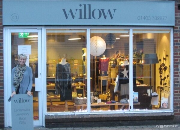 PRICE REDUCED FOR SWIFT SALE Ladies Fashion Boutique - prime location, BILLINGSHURST Photo 5
