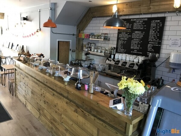 Busy trendy cafe/coffee shop for sale on High Street. Popular spot with garden and regular customers Photo 6
