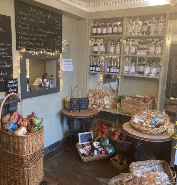 WELL PRESENTED DAYTIME LICENSED COFFEE SHOP/SANDWICH BAR in pleasant Oxfordshire country town. Photo 6