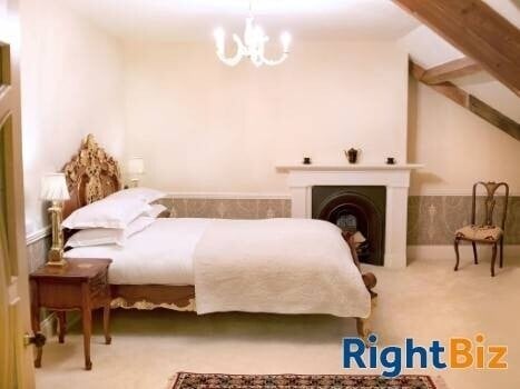 Luxurious Bed and Breakfast set in a historic Manor House Photo 6