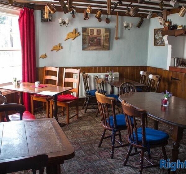 KENT - SIZEABLE PUB WITH LETS Photo 6