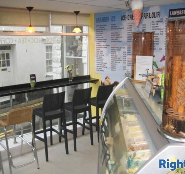 Leasehold Ice Cream Parlour Located In Padstow Photo 6
